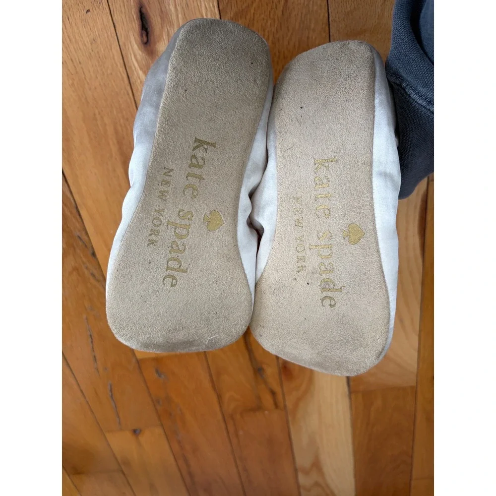 Kate Spade New York Ivory Satin Silver Glitter Bow Ballerina Slipper Size‎ 7